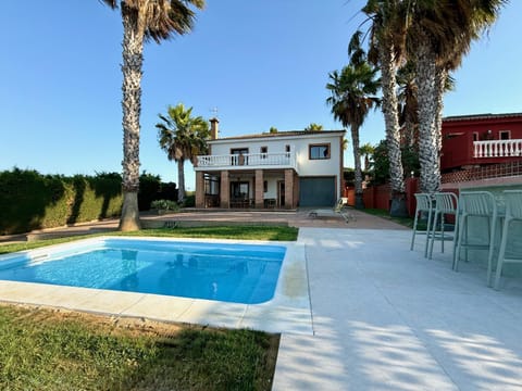 Property building, Swimming pool, sunbed