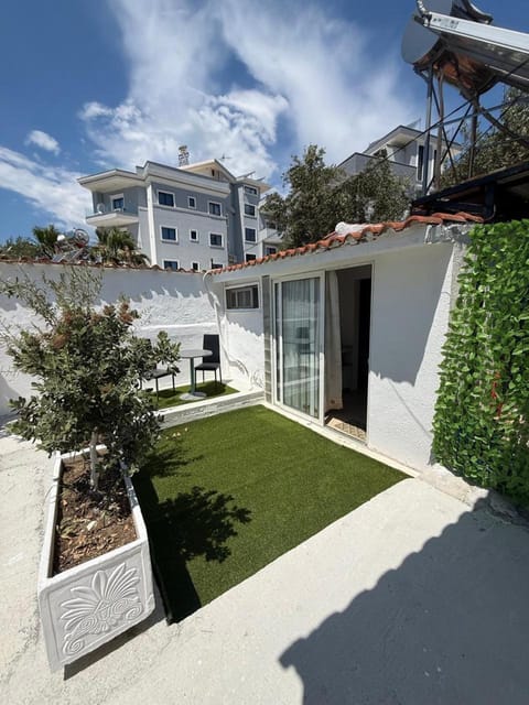 Garden, Balcony/Terrace