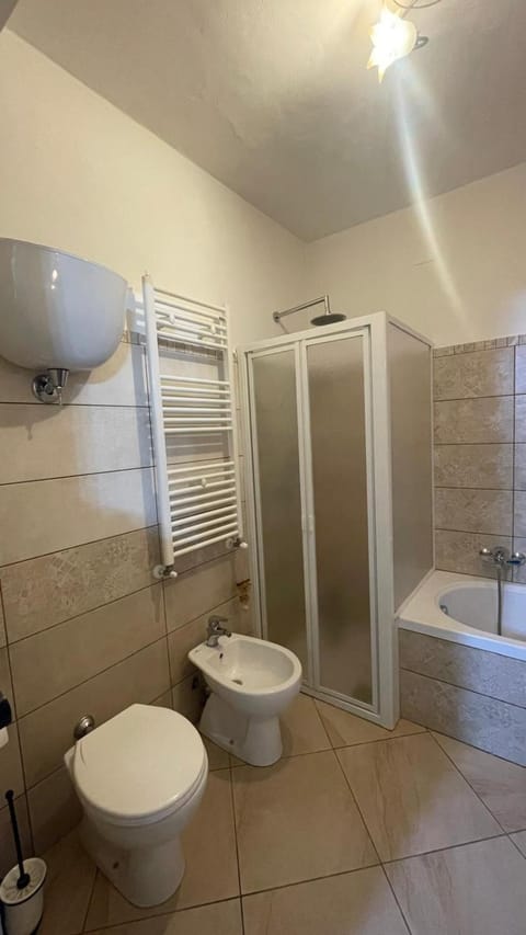 Shower, Toilet, Bathroom, Bath, bidet