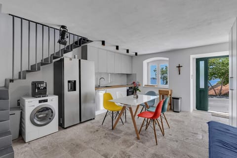 Kitchen or kitchenette, Living room, Seating area