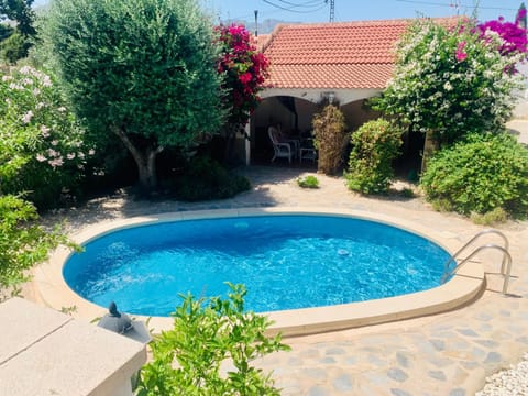 Property building, Garden, Balcony/Terrace, Swimming pool