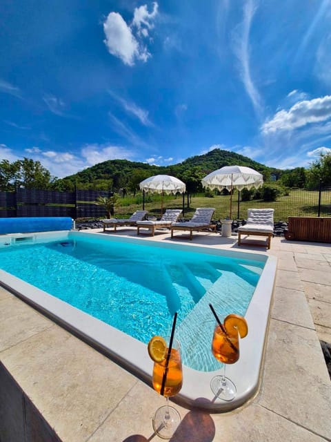 Swimming pool, Swimming pool
