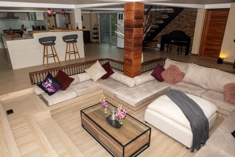 Lounge or bar, kitchen