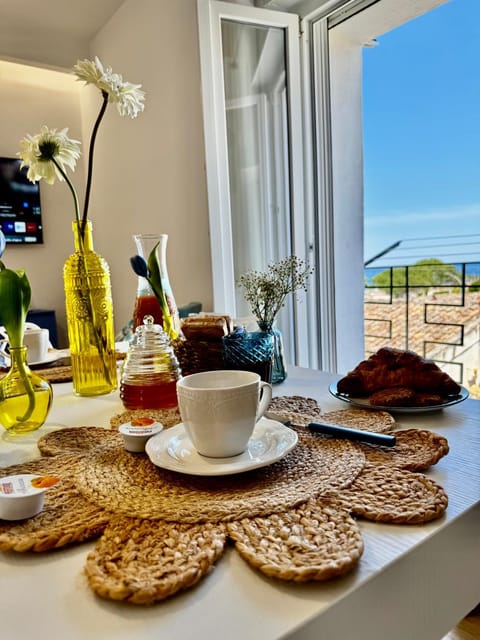 Dining area, Sea view, Breakfast