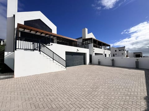 Property building, Parking