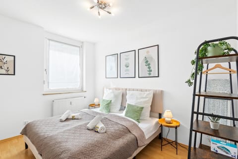Bed, Bedroom, towels, wardrobe