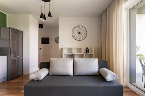 Bed, Kitchen or kitchenette, Living room, Photo of the whole room, Seating area