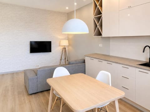 TV and multimedia, Living room, Dining area