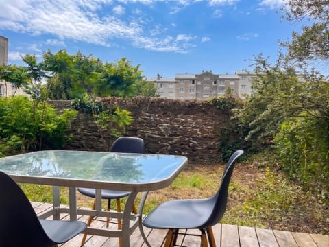 Patio, Garden, Dining area, Garden view