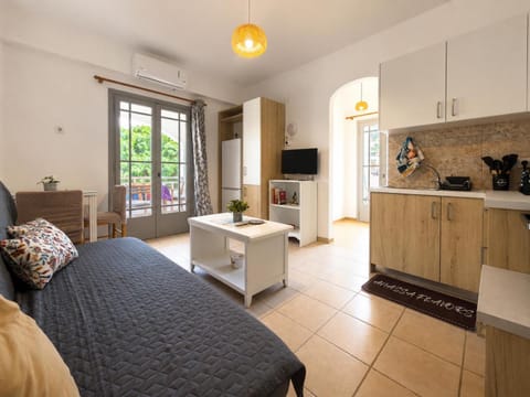 TV and multimedia, Kitchen or kitchenette, Living room