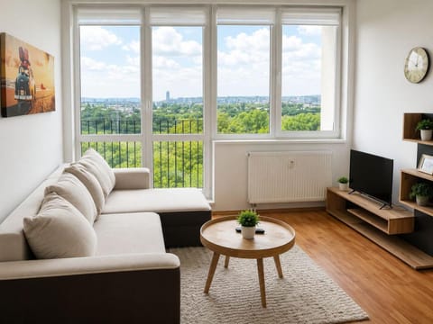 TV and multimedia, Living room, Seating area, Evening entertainment