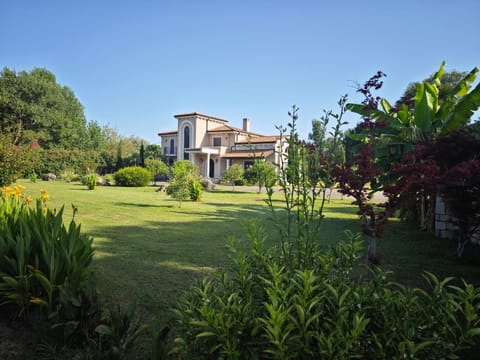 Property building, Garden