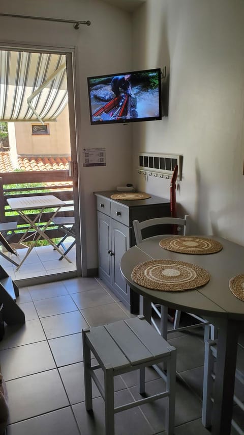 TV and multimedia, Dining area