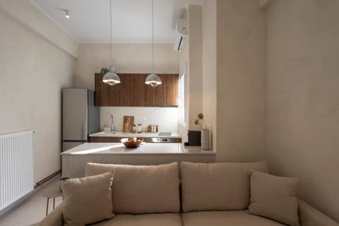 Kitchen or kitchenette, Seating area