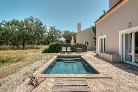 Property building, Garden, Garden view, Pool view, Swimming pool, sunbed
