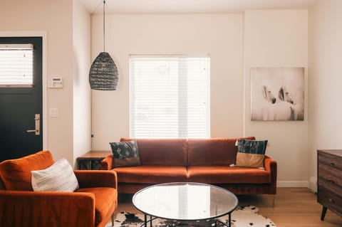 Facade/entrance, Living room, Seating area