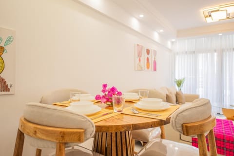 Living room, Dining area