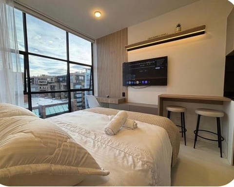 Bed, TV and multimedia, Photo of the whole room, Evening entertainment, Bedroom