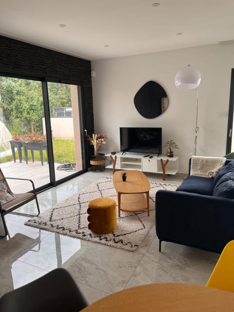 Communal lounge/ TV room, Living room