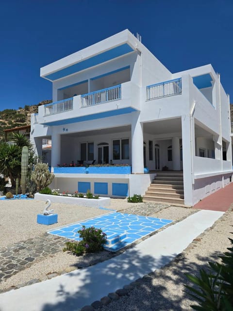 Property building, Balcony/Terrace, Sea view
