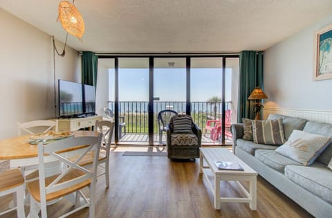 Living room, Dining area, Sea view