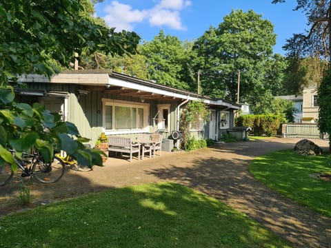 Property building, Garden, Balcony/Terrace