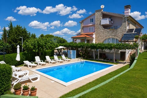 Pool view, Swimming pool, sunbed