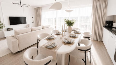 Communal lounge/ TV room, TV and multimedia, Kitchen or kitchenette, Living room, Seating area