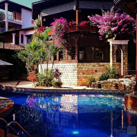 Day, Swimming pool