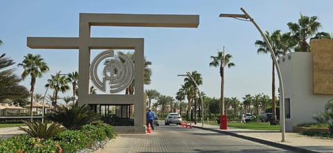Day, Street view, Location
