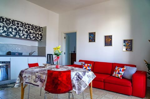 Kitchen or kitchenette, Living room, Seating area