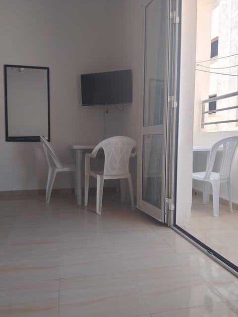 Property building, Nightclub / DJ, Bathroom, Beach, Beach, Aqua park, City view, City view, Supermarket/grocery shop, Entertainment, Parking, internet, washing machine, washing machine