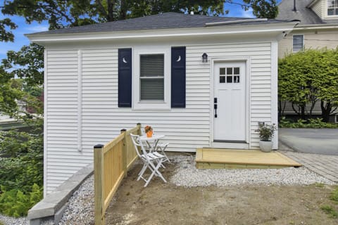 Property building, Patio, Day, Garden view