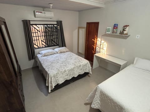Bed, Photo of the whole room, Bedroom, air conditioner