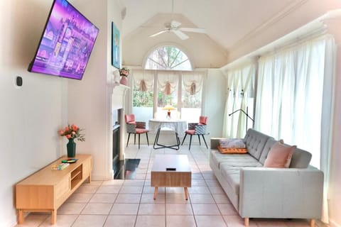 TV and multimedia, Living room, Seating area
