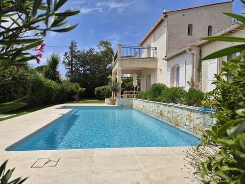 Property building, Garden, Garden view, Swimming pool