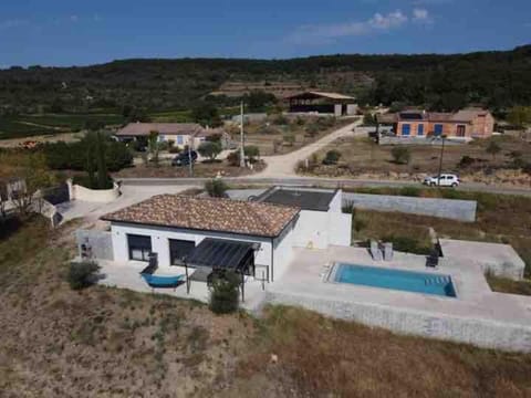 Property building, Natural landscape, Bird's eye view, Pool view, Swimming pool