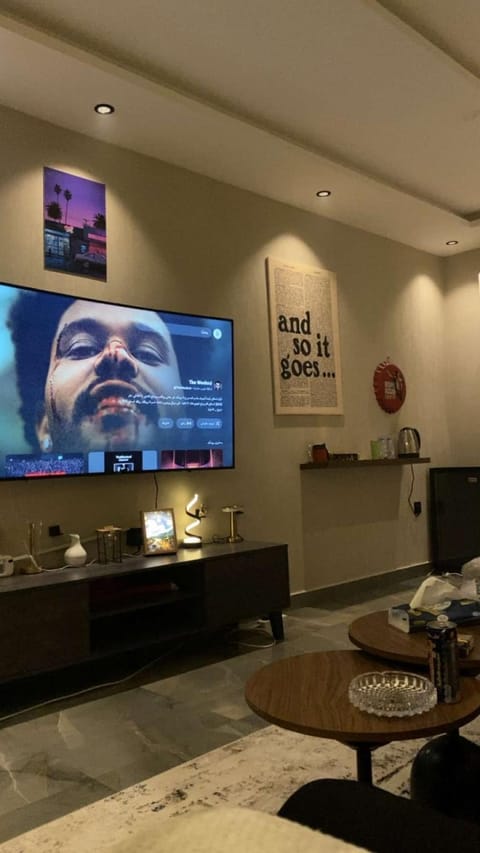 Communal lounge/ TV room, TV and multimedia, Evening entertainment