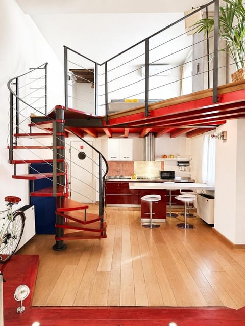 Kitchen or kitchenette, Dining area, stove