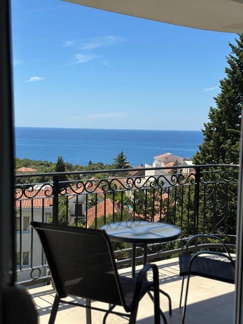 Day, Natural landscape, View (from property/room), Balcony/Terrace, Seating area, Sea view