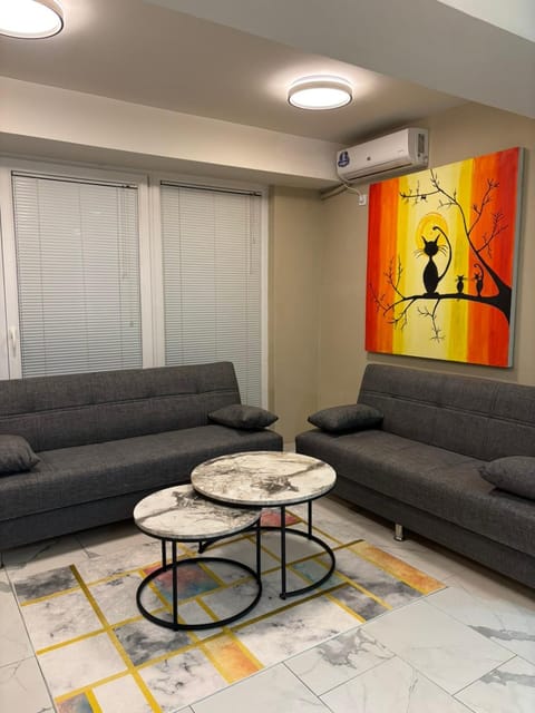 Living room, Seating area