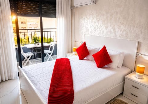Bed, View (from property/room), Balcony/Terrace, Bedroom, air conditioner