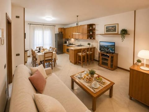 TV and multimedia, Kitchen or kitchenette, Living room, Dining area
