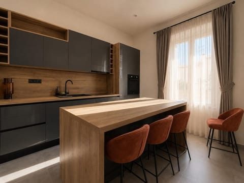 Kitchen or kitchenette, Dining area, Breakfast