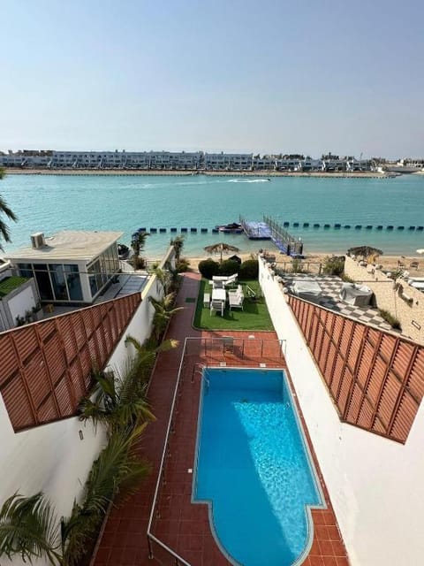 Garden, Swimming pool