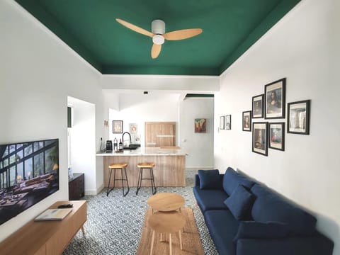 TV and multimedia, Kitchen or kitchenette, Living room