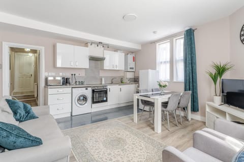 Kitchen or kitchenette, Living room, Dining area, washing machine