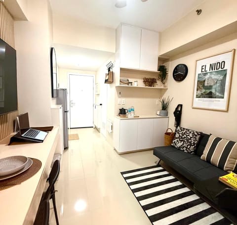 TV and multimedia, Living room, Seating area, Dining area, Evening entertainment