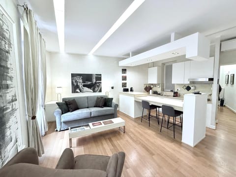 Living room, Seating area, Dining area