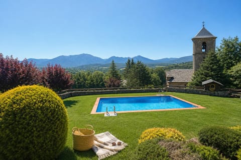 Spring, Day, Natural landscape, Garden, Garden view, Mountain view, Pool view, Swimming pool